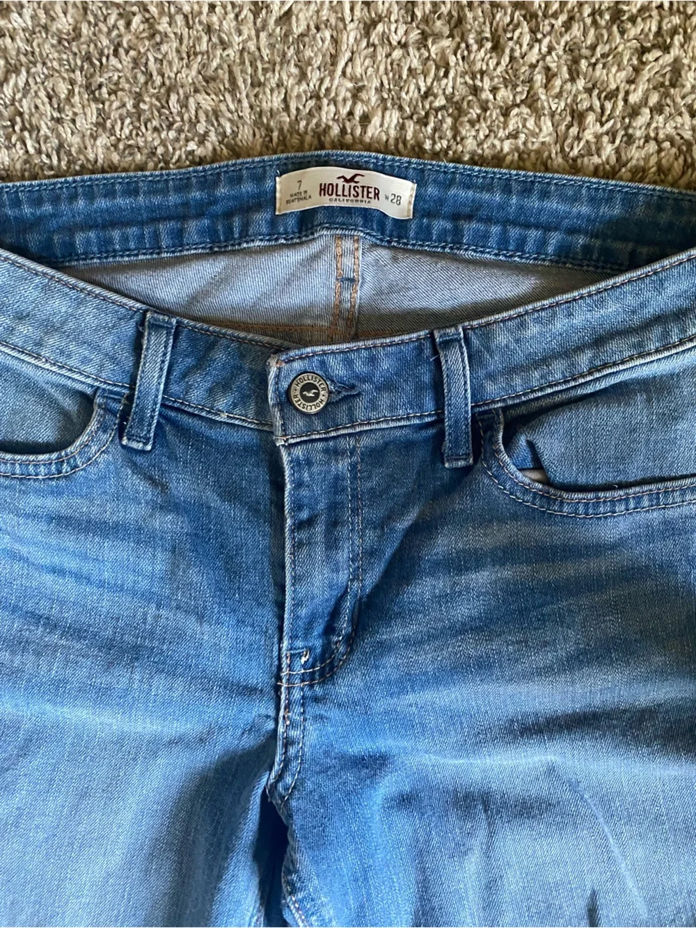 Light Blue Distressed Women's Hollister Jeans Size W28 - Picture 4 of 5